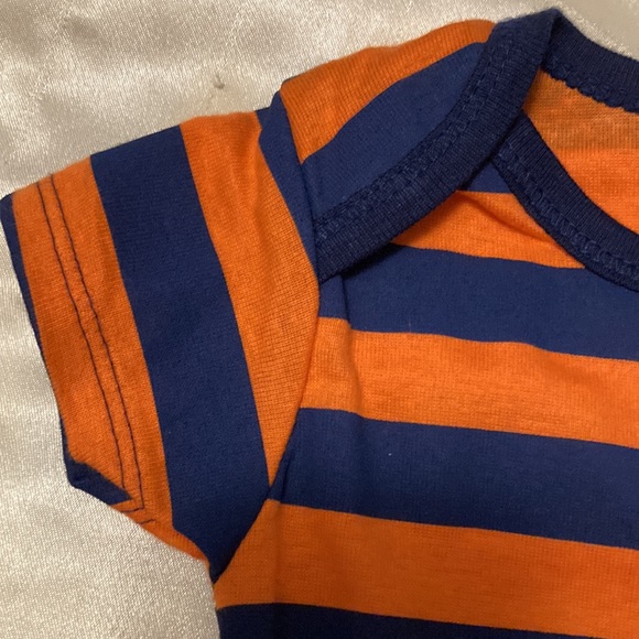 Gerber’s Short sleeve 6-9 navy and orange onesie - Picture 6 of 12
